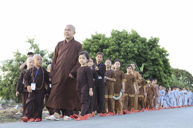 The 2nd Day of Summer Retreat for Children in Dong Cao pagoda